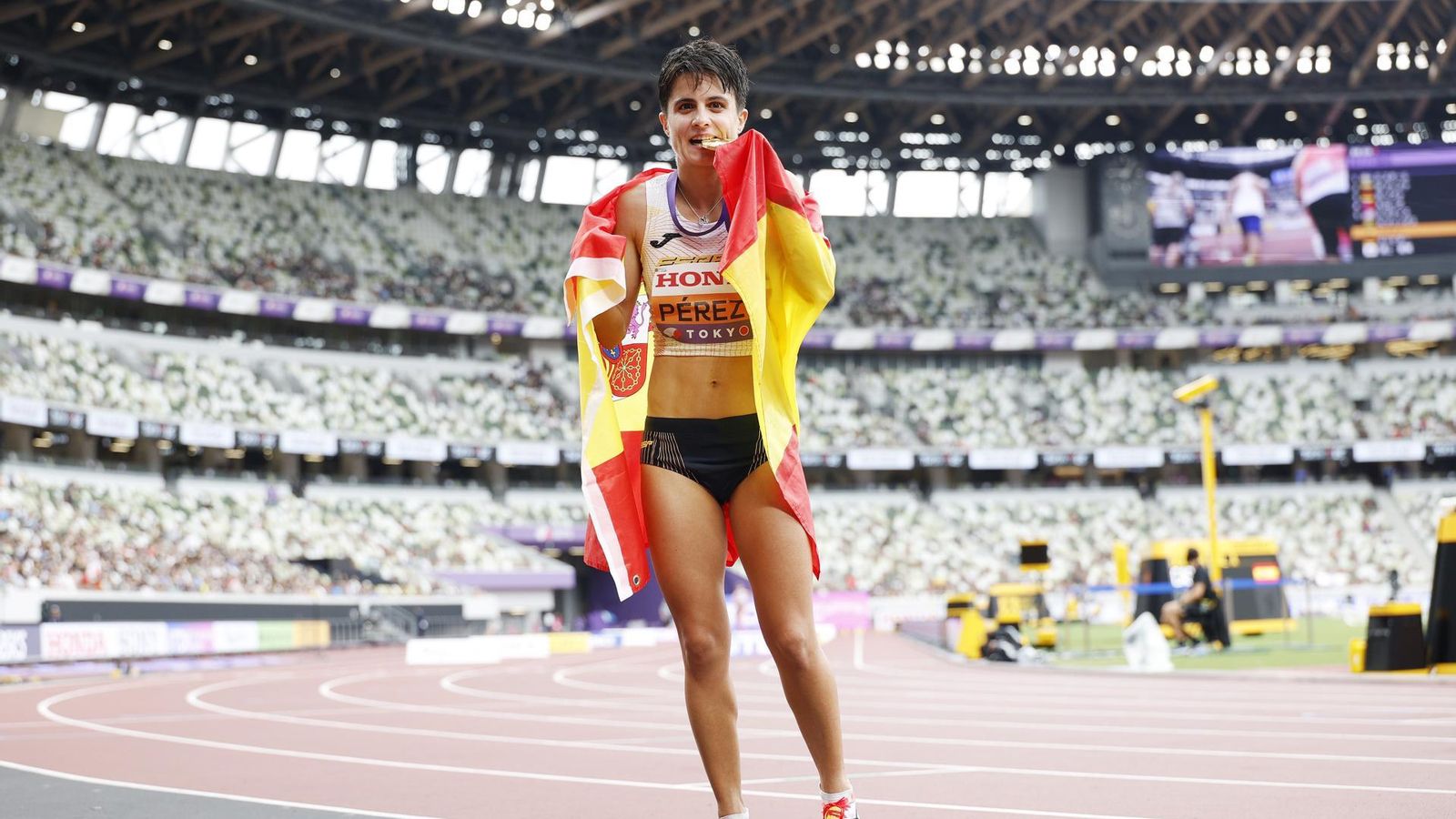 María Pérez mossega l'or aconseguit en vint quilòmetres marxa en el Campionat del Món de Tòquio 2025 María Pérez mossega l'or aconseguit en 20 quilòmetres marxa al Campionat del Món de Tòquio 2025