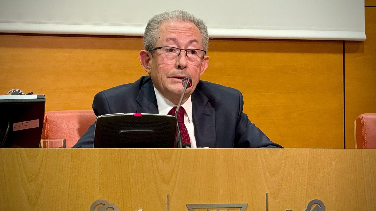 El síndic de Greuges, Ángel Luna