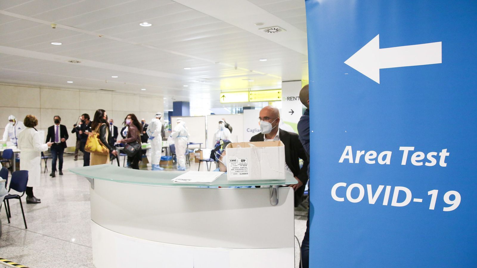 Area de control anti-covid en l'aeroport italià d'Elmas, a Càller