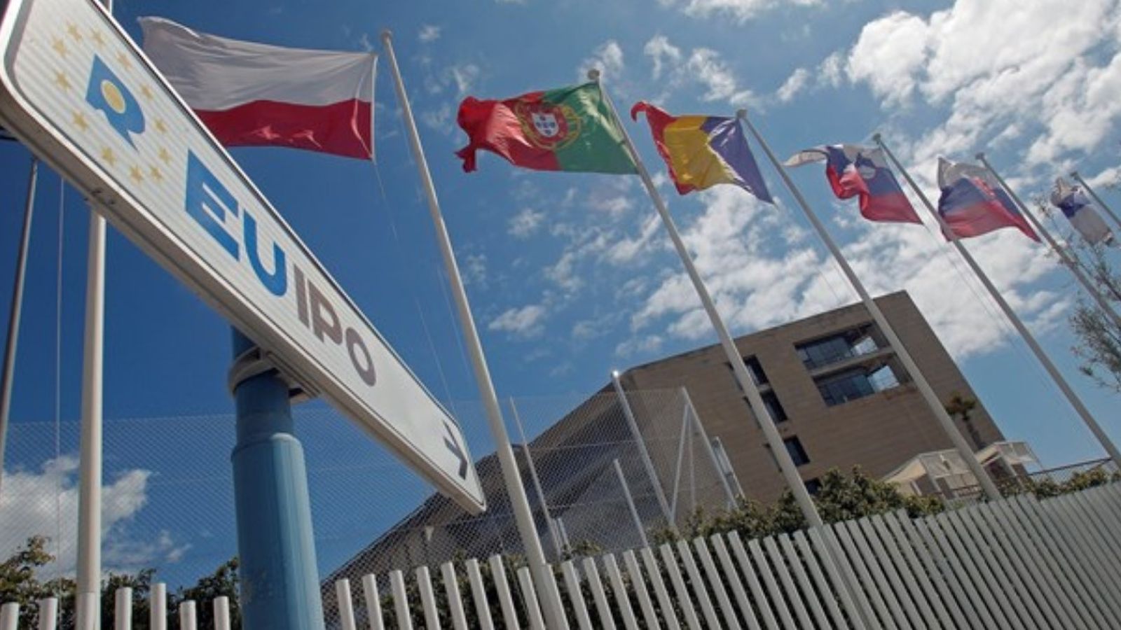 L'Oficina de la Propietat Intel·lectual de la UE (EUIPO), té la seu a Alacant