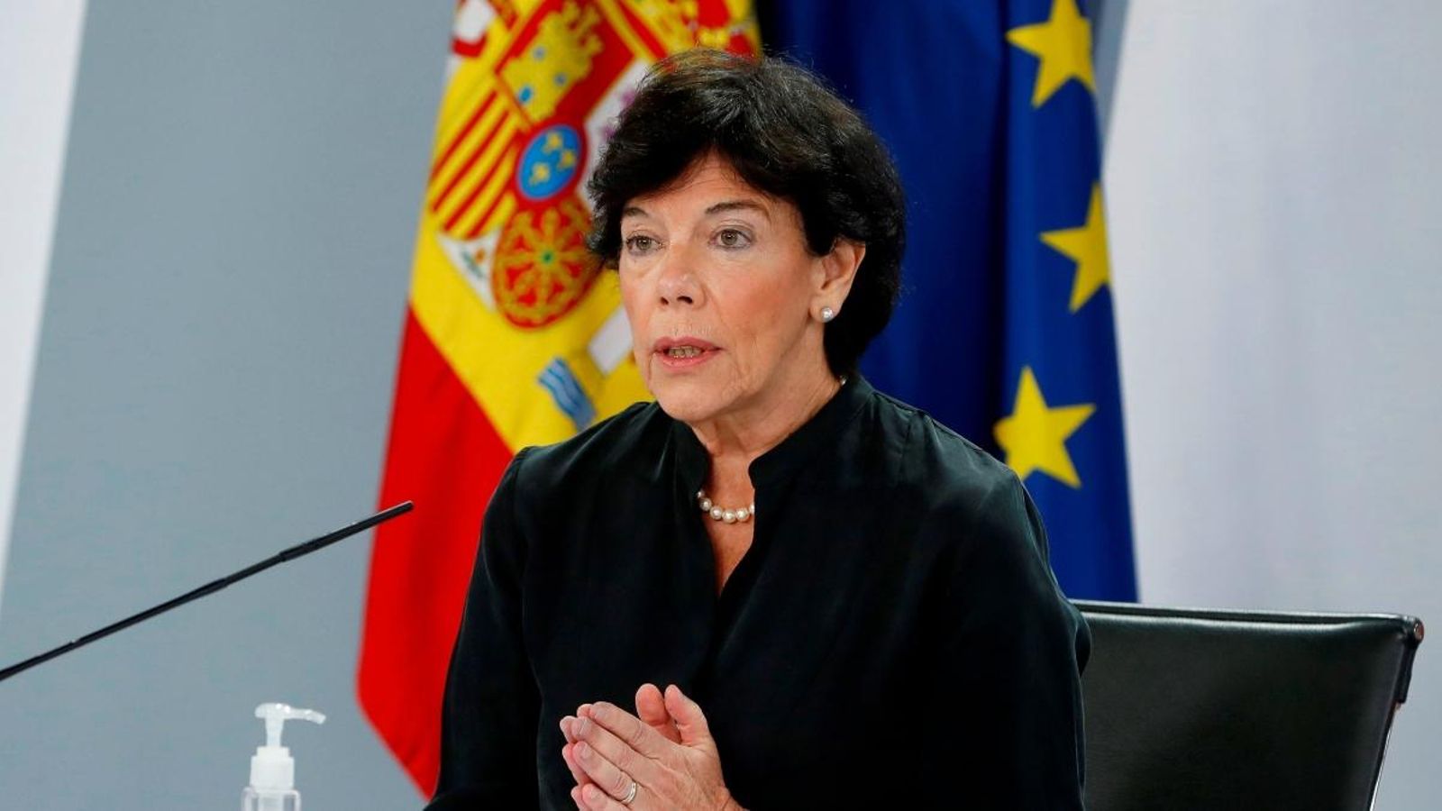 La ministra de Educación, Isabel Celaá, durante la rueda de prensa. EFE (J.J. Guillén)