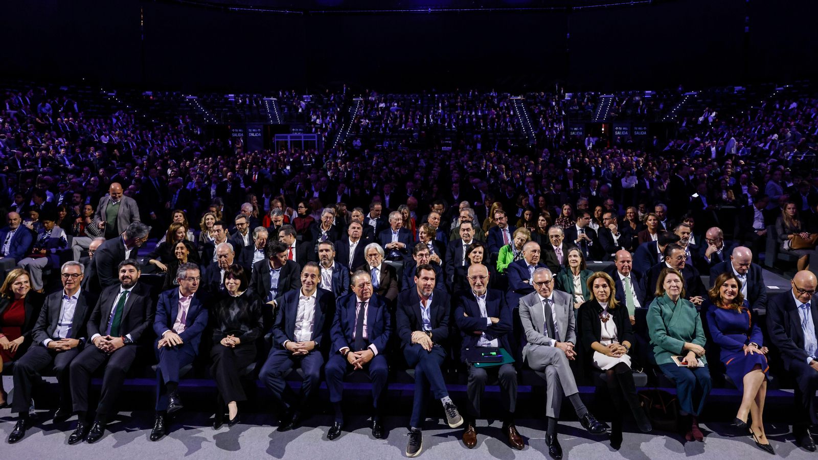 Acte multitudinari en el Roig Arena de València per a a reivindicar el corredor mediterrani