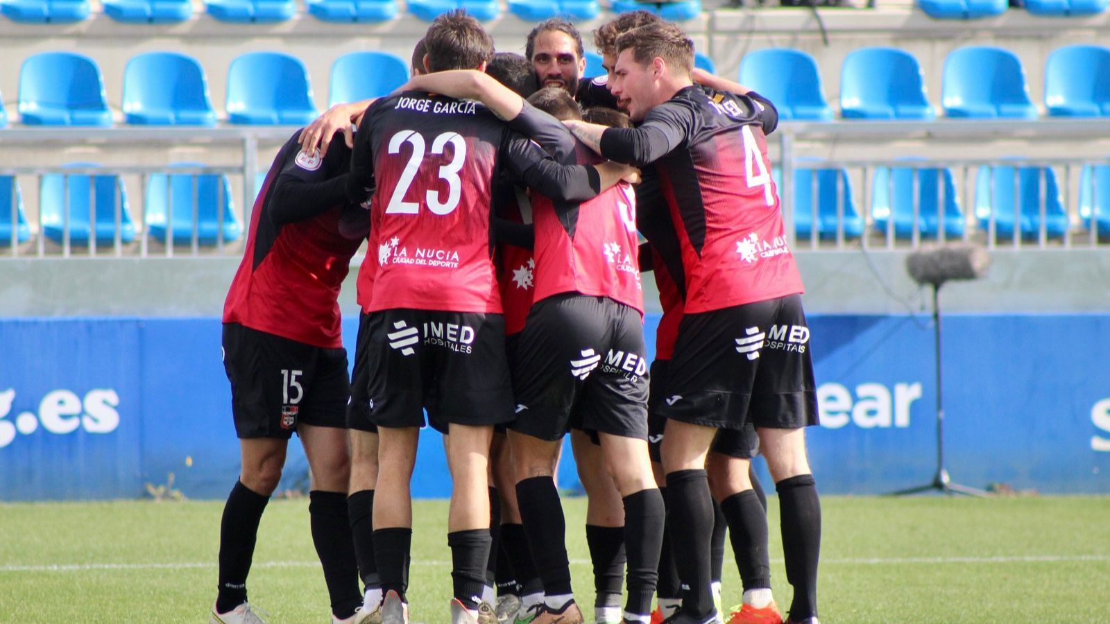 Els jugadors de la Nucia celebren un gol