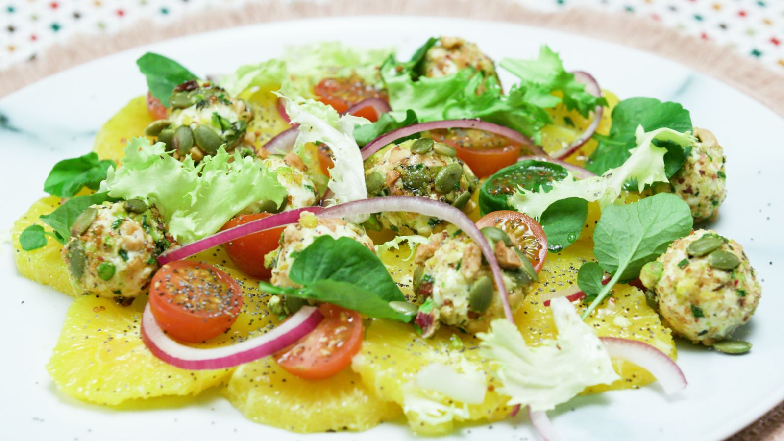 Ensalada de taronja amb formatge de cabra