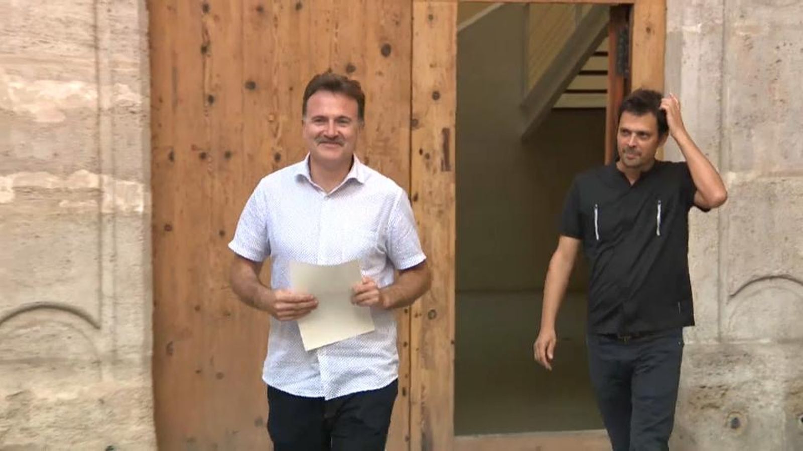 El president de l'EMT i regidor e Mobilitat, Giuseppe Grezzi, i el director gerent de l'EMT, Josep Enric Garcia Alemany, en una imatge d'arxiu