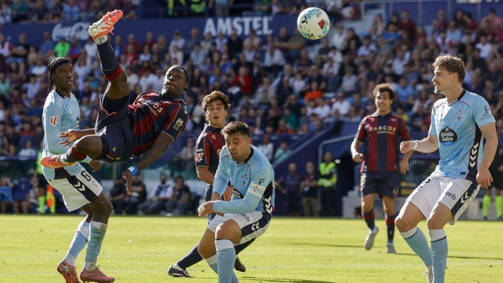 Etta Eyong quasi marca de xilena