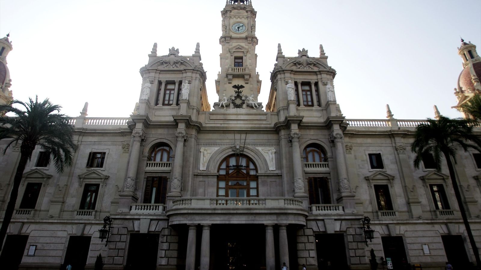 Façana de l'Ajuntament de València en una imatge d'arxiu