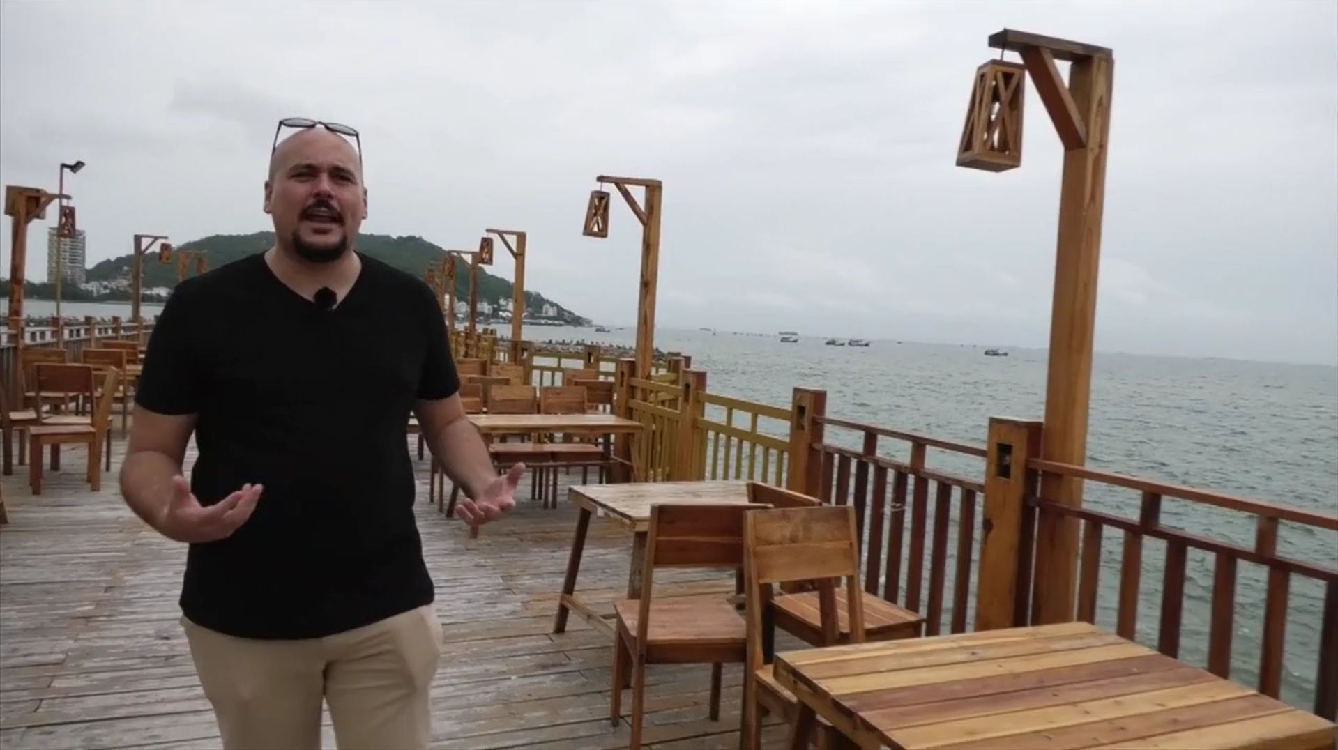David Urbanos, d’Elda, fa huit mesos que viu al Vietnam i ens portarà a Vung Tau, la ciutat costanera més propera a Ho Chi Minh David Urbanos, d’Elda, fa huit mesos que viu al Vietnam i ens portarà a Vung Tau, la ciutat costanera més propera a Ho Chi Minh