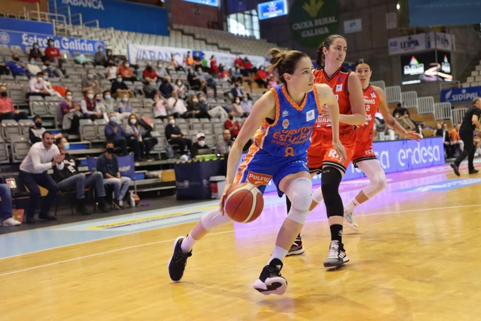 La jugadora del València Basket, Rebeca Allen, durant el xoc de quarts de final contra l'Ensino Lugo
