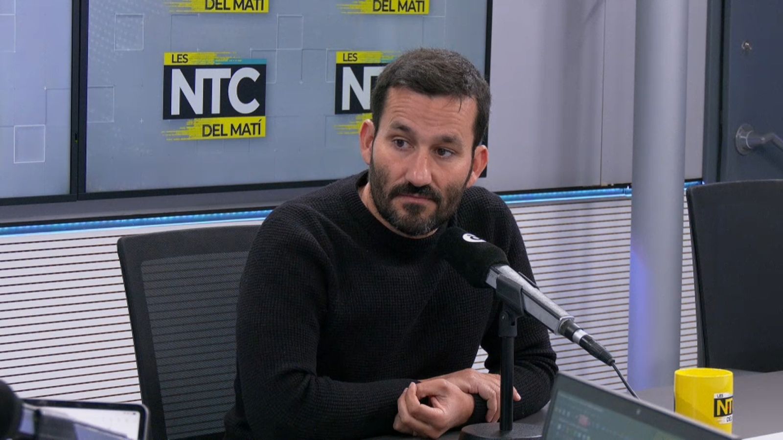 Vicent Marzà escolta una de les preguntes que li han plantejat durant l'entrevista en 'Les notícies del matí'