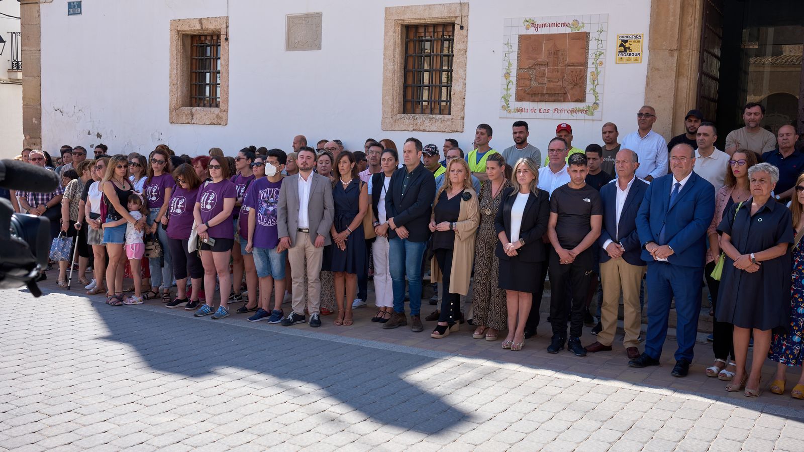 Minut de silenci en repulsa pels assassinats a Las Pedroñeras