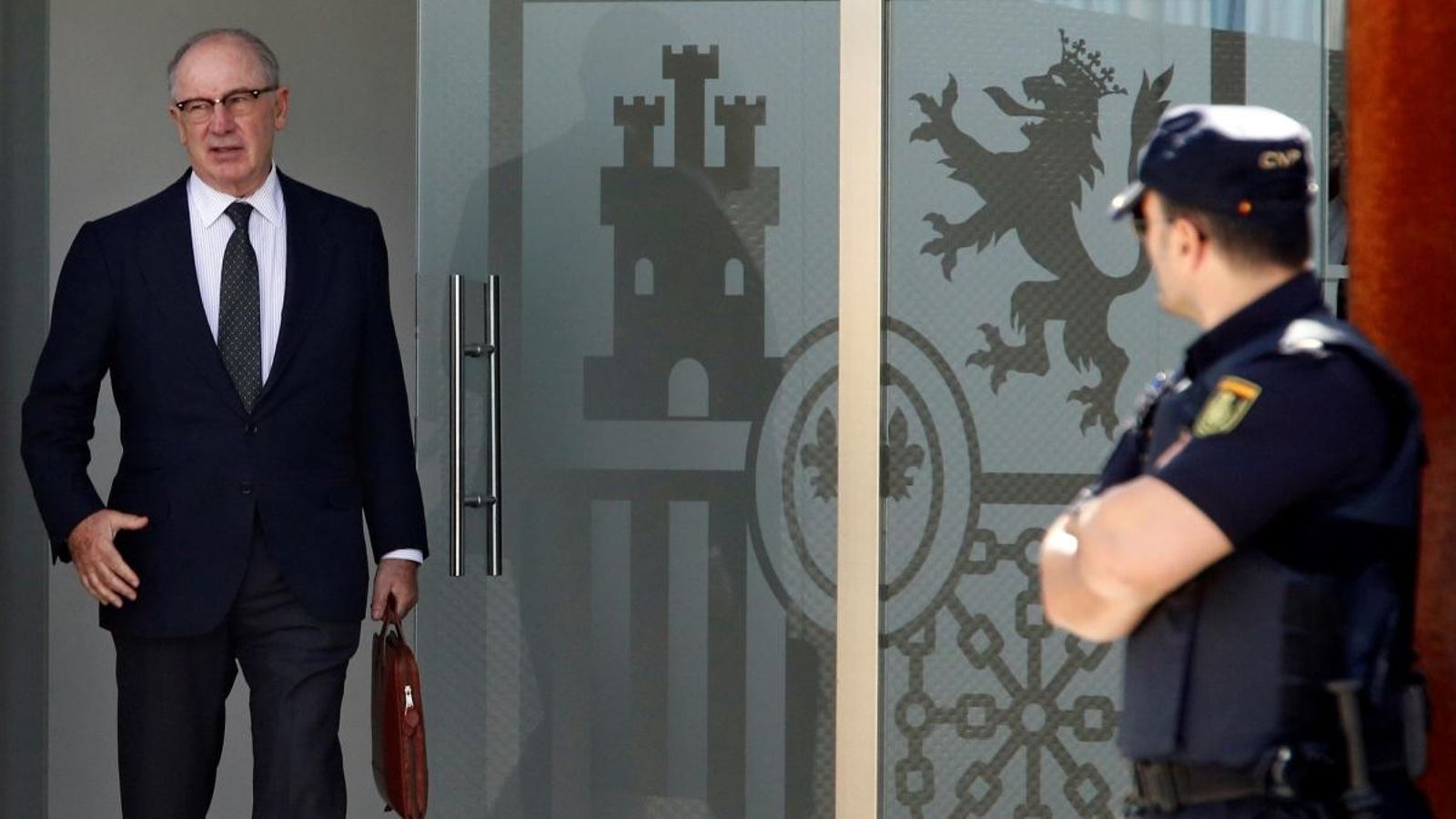 El magistrat Antonio Serrano Arnal investiga el patrimoni de l'expresident de Bankia, Rodrigo Rato El magistrat Antonio Serrano Arnal investiga el patrimoni de l'expresident de Bankia, Rodrigo Rato