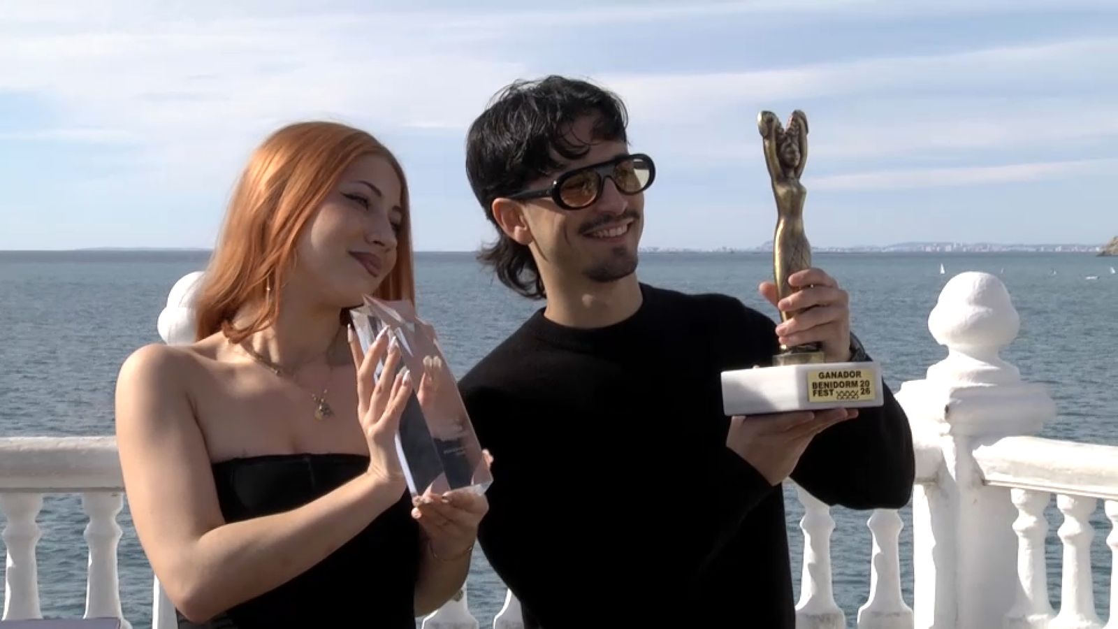 Els guanyadors davant dels mitjans al balcó del Mediterrani de Benidorm