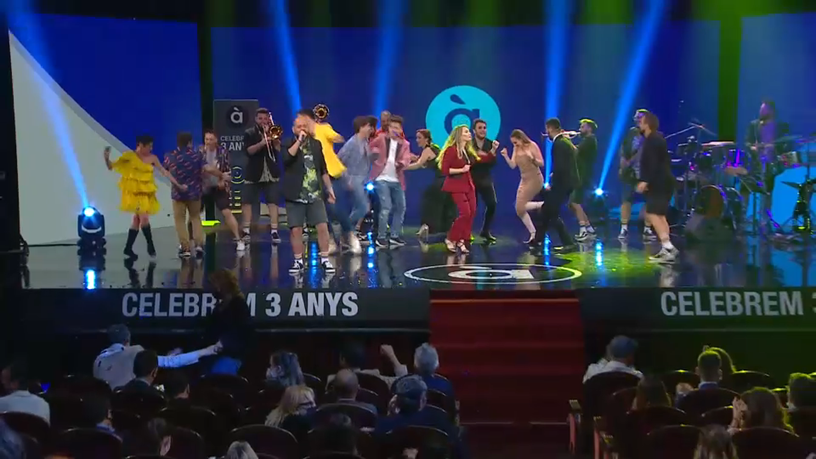 La fúmiga i l'elenc de Celebrem tres anys