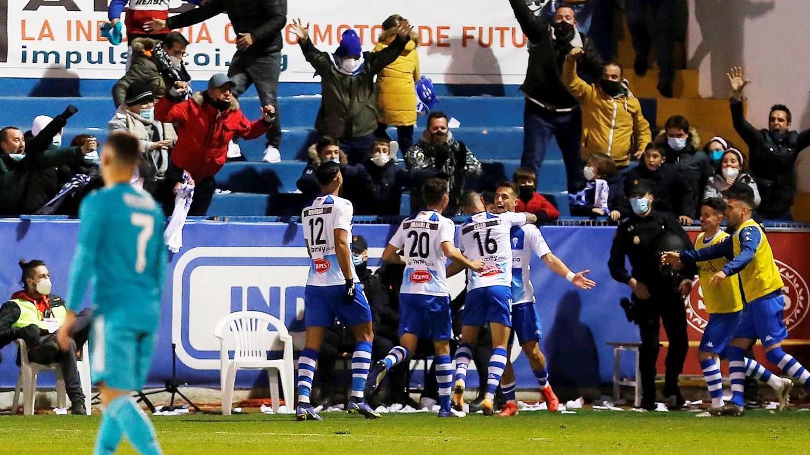 Dani Vega celebra el gol que suposava l'empat contra el Reial Madrid, que ha acabat superant els del Collao