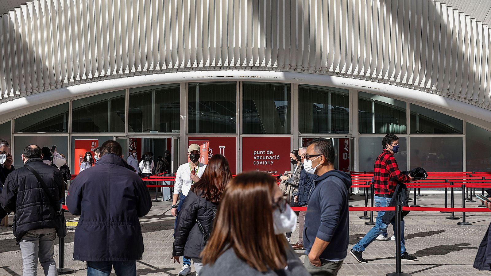 Accés al punt de vacunació de la Ciutat de les Arts de València