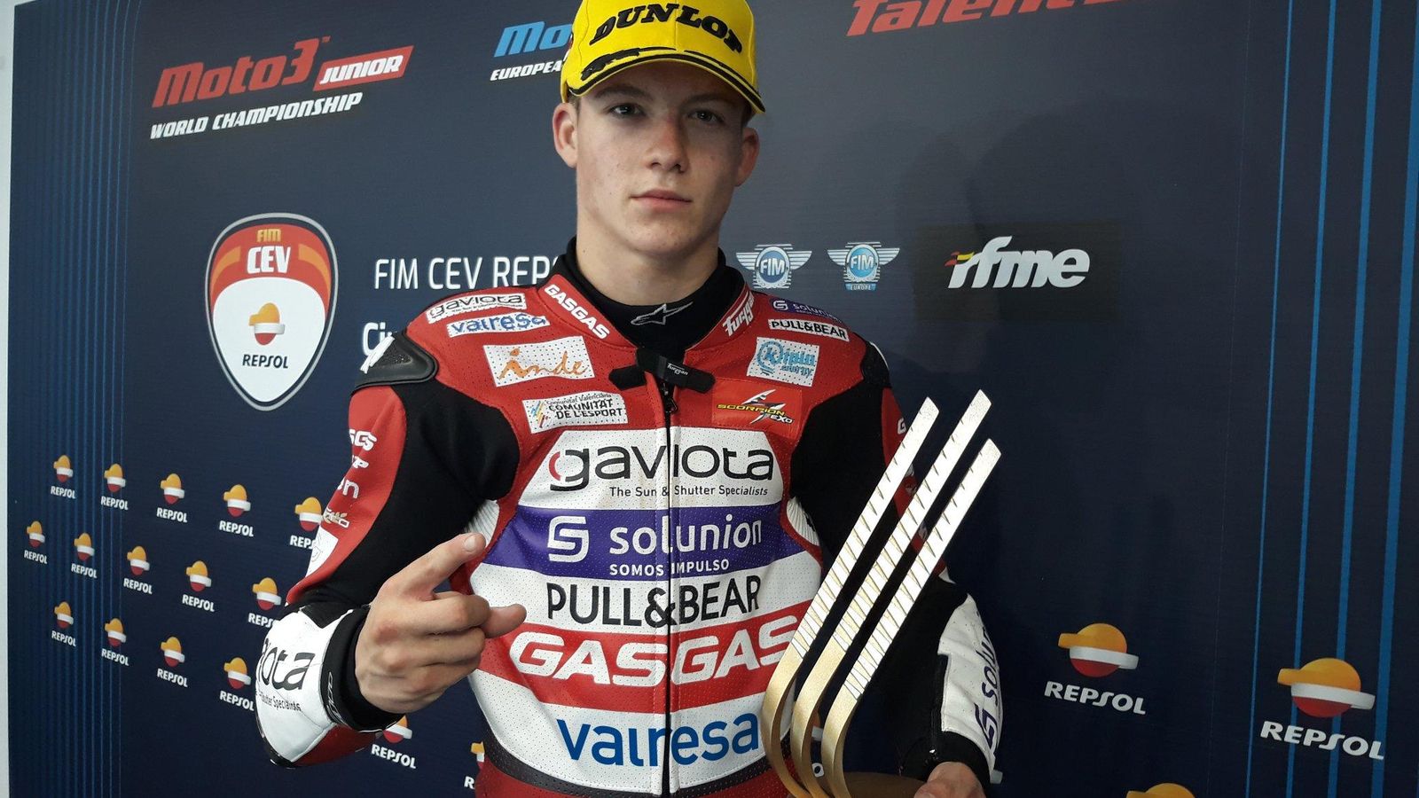 Dani Holgado, amb el trofeu de campió