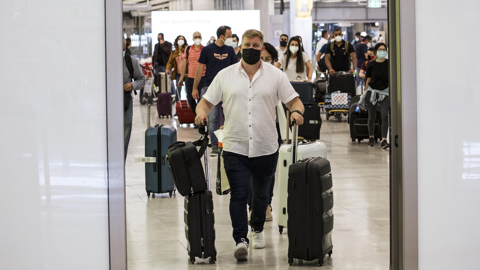 Arribada de turistes britànics a l'aeroport de Madrid-Barajas