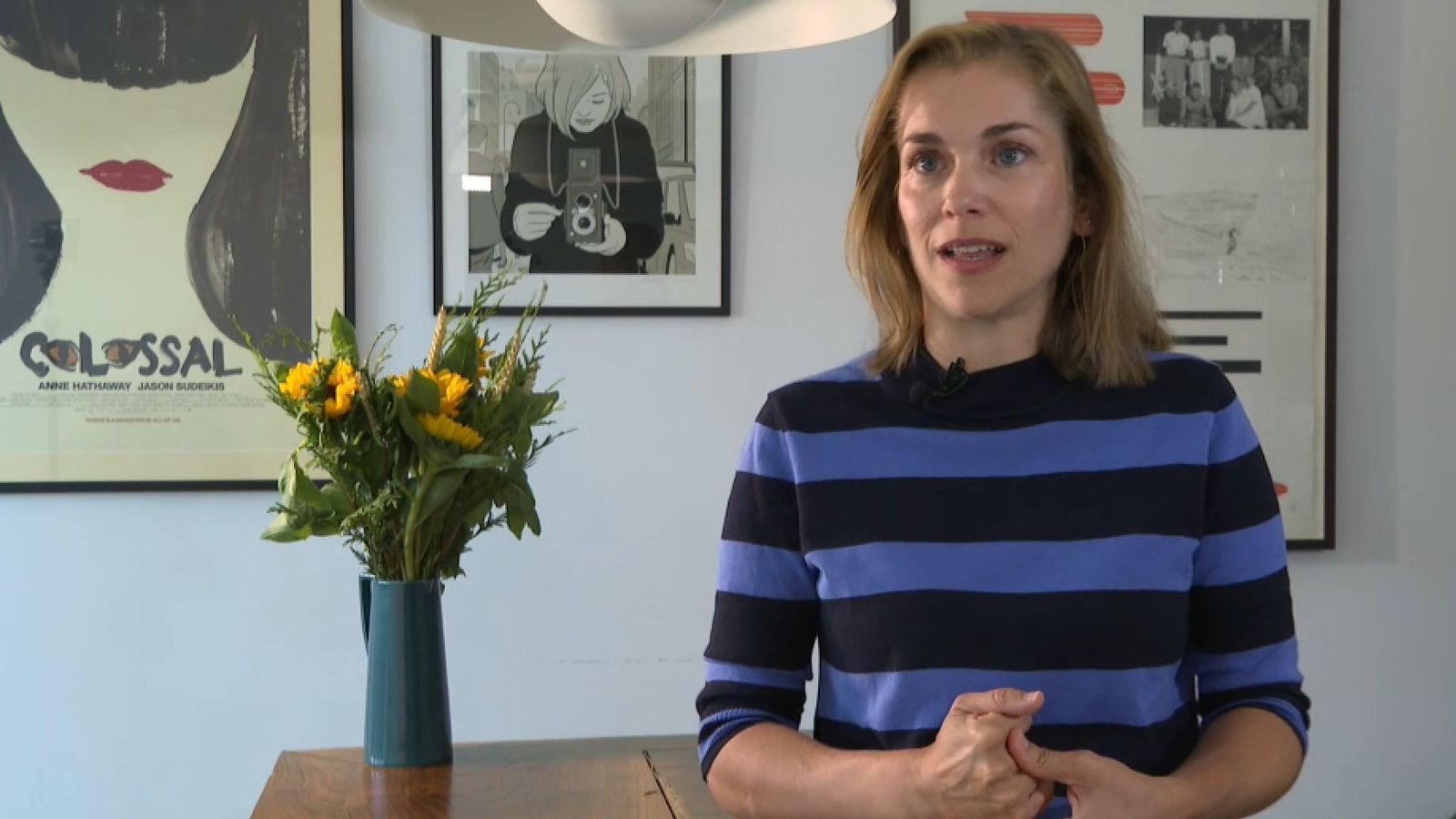 La productora valenciana María Zamora atén À Punt després que la seua pel·lícula 'O corno' guanyara la Concha d'Or a Sant Sebastià