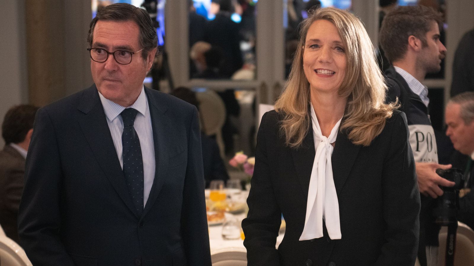 El president de la CEOE, Antonio Garamendi, i la presidenta de Cepyme, Ángela de Miguel, durant un desdejuni informatiu del Fòrum Europa, este dimarts a Madrid