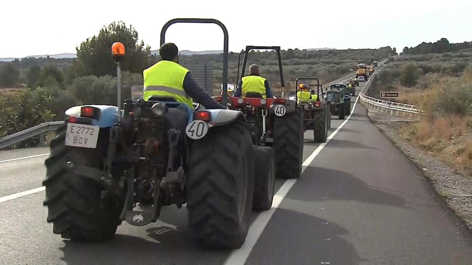 Manifestació dels llauradors al llarg de les carreteres valencianes
