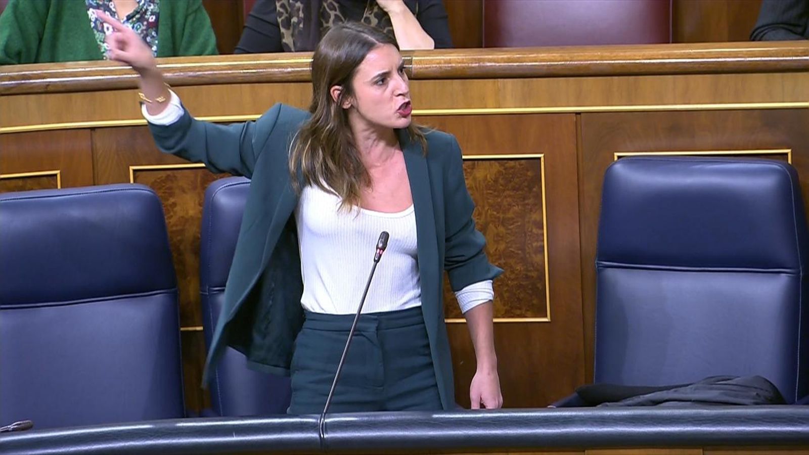 La majoria del Congrés dona suport a Montero davant les desqualificacions de Vox