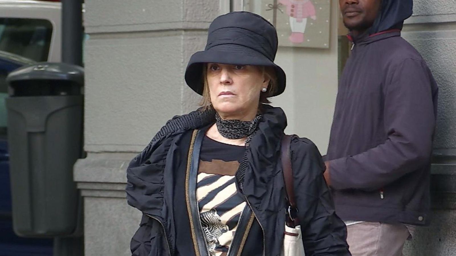 Rosalía Iglesias ix del seu domicili a Madrid en una imatge d'arxiu