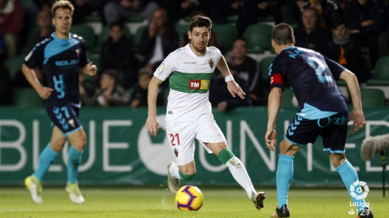 Javi Flores encara a Arroyo | laliga.es