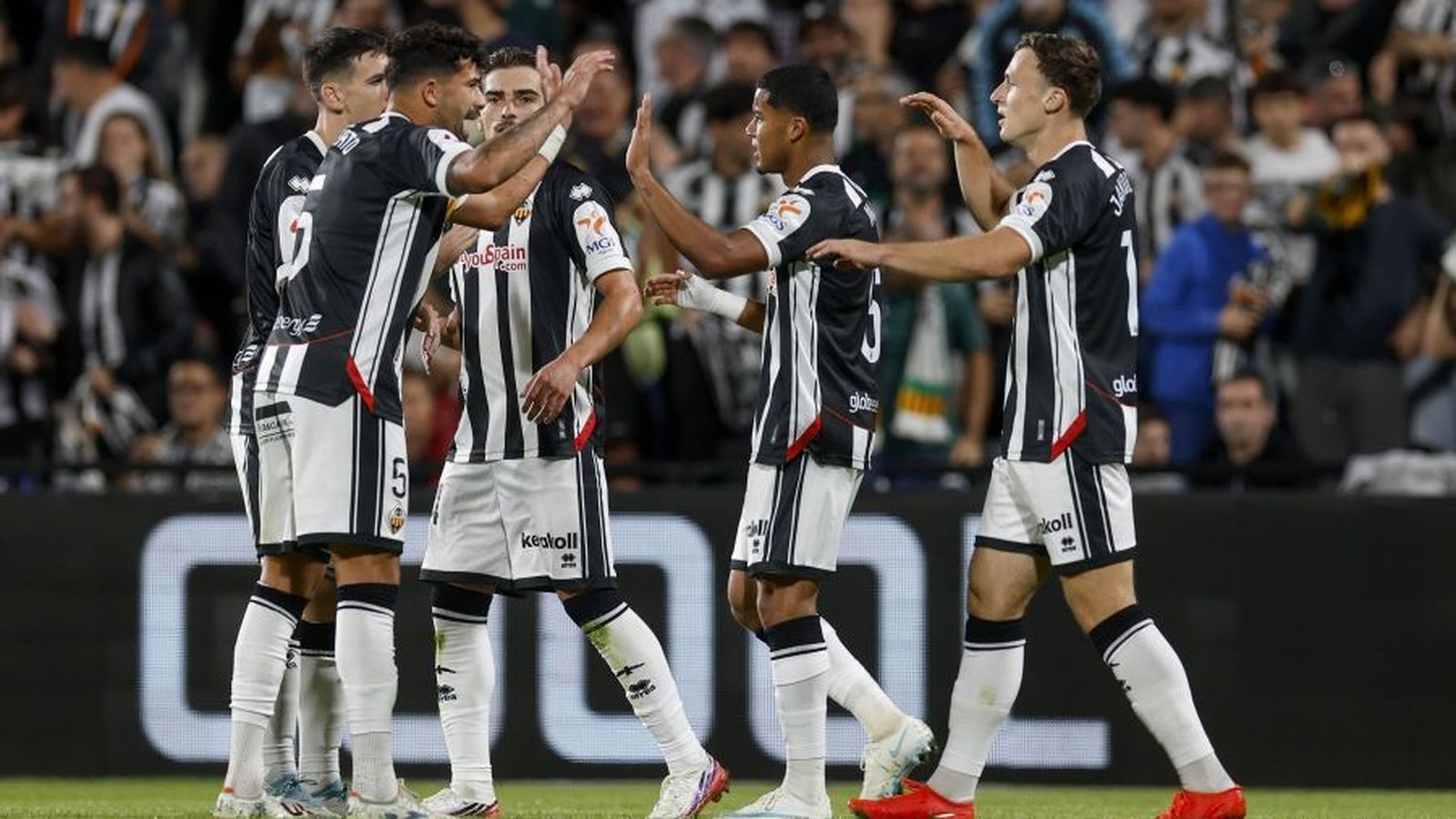 Els jugados del Castelló celebren un gol