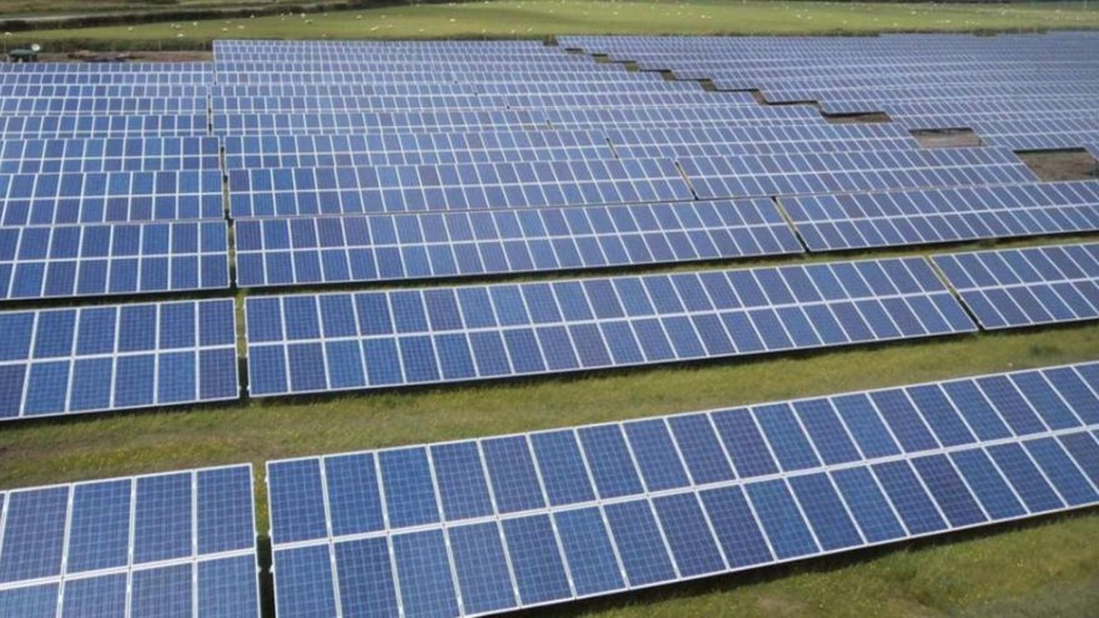 Imatge d'arxiu d'una planta fotovoltaica