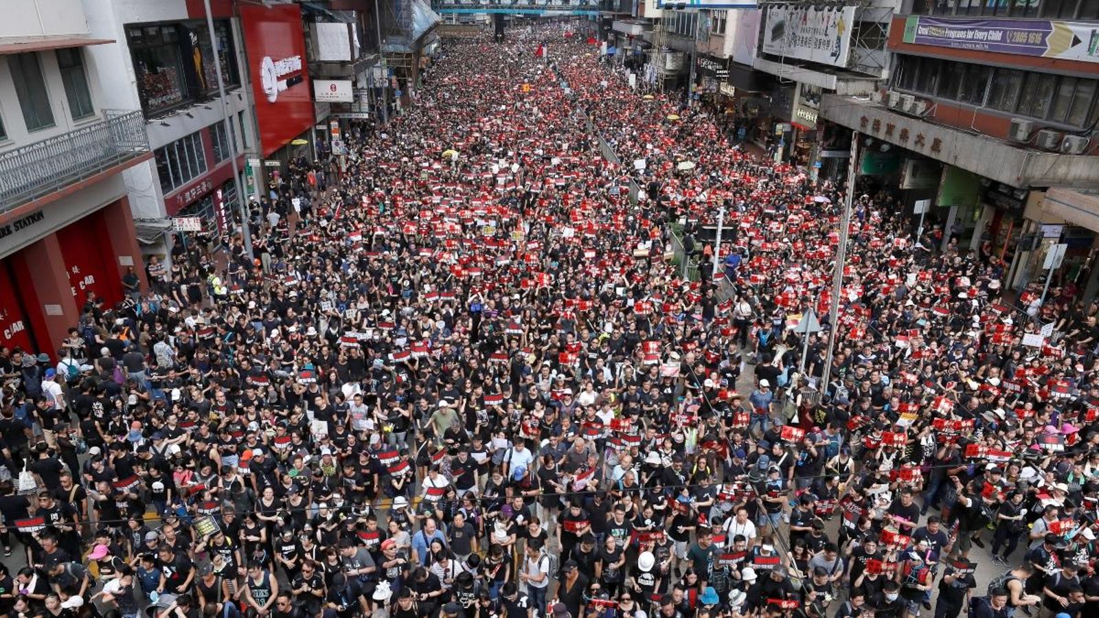 Hong Kong viu protestes massives per a demanar que es retire definitivament la llei d\'extradició