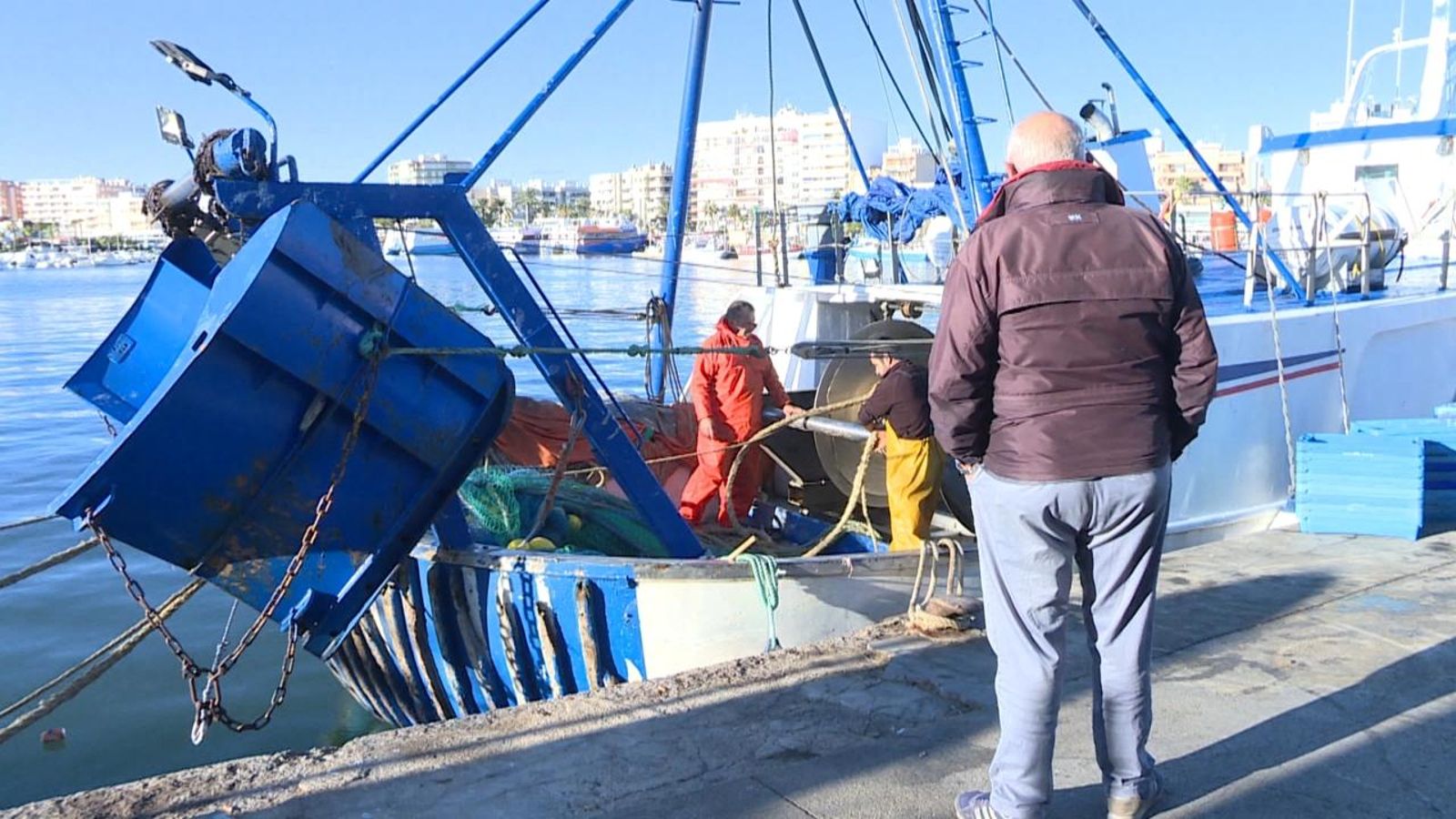 Una barca en el port de Santa Pola