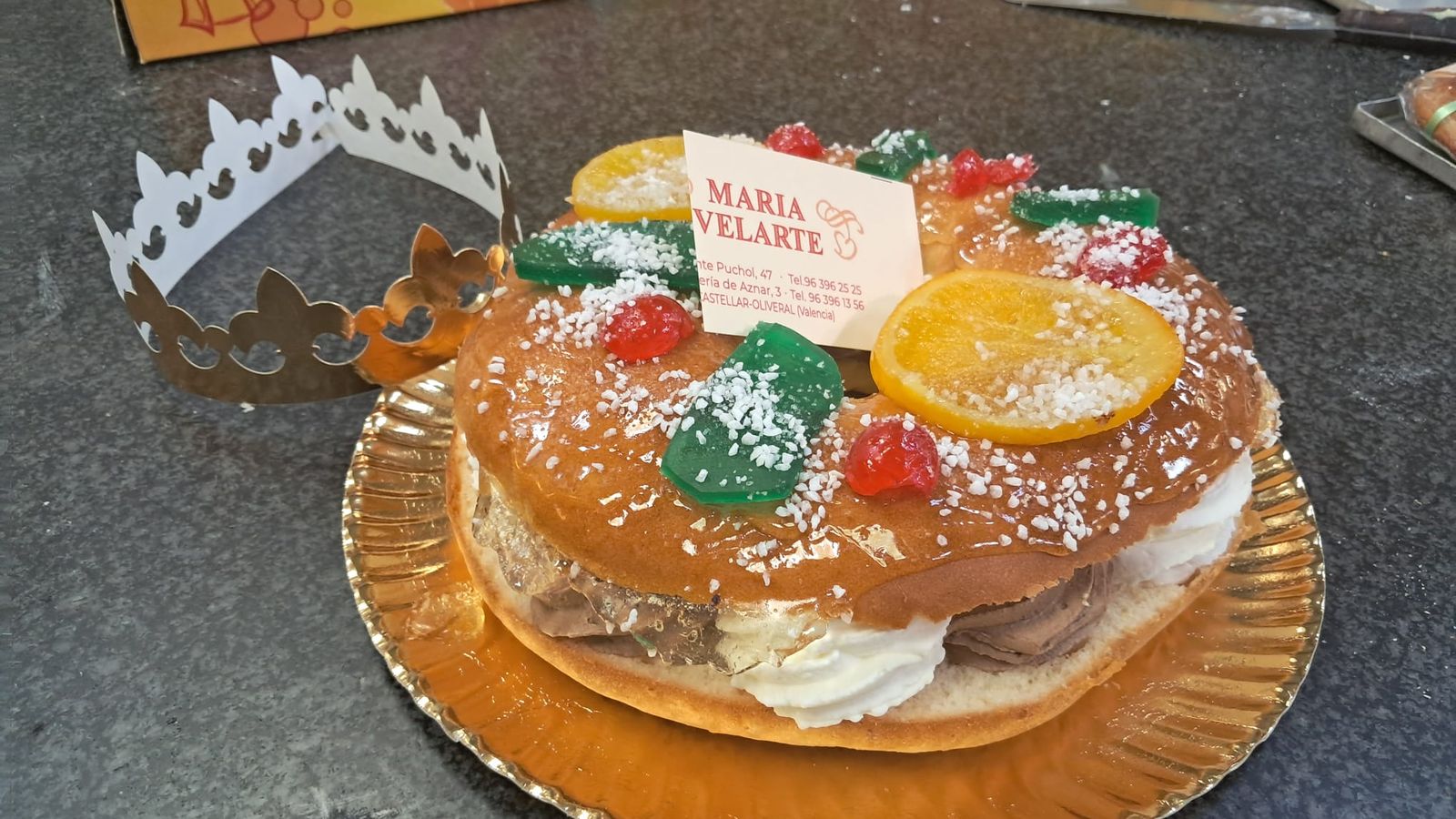 El tortell de Reis del forn Maria Velarte de Castellar l'Oliveral, afectat per la dana