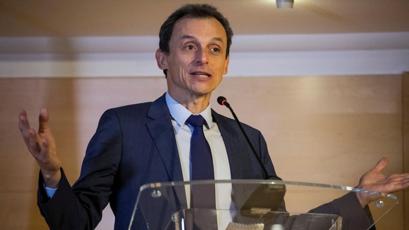 Pedro Duque, durant la compareixença de premsa