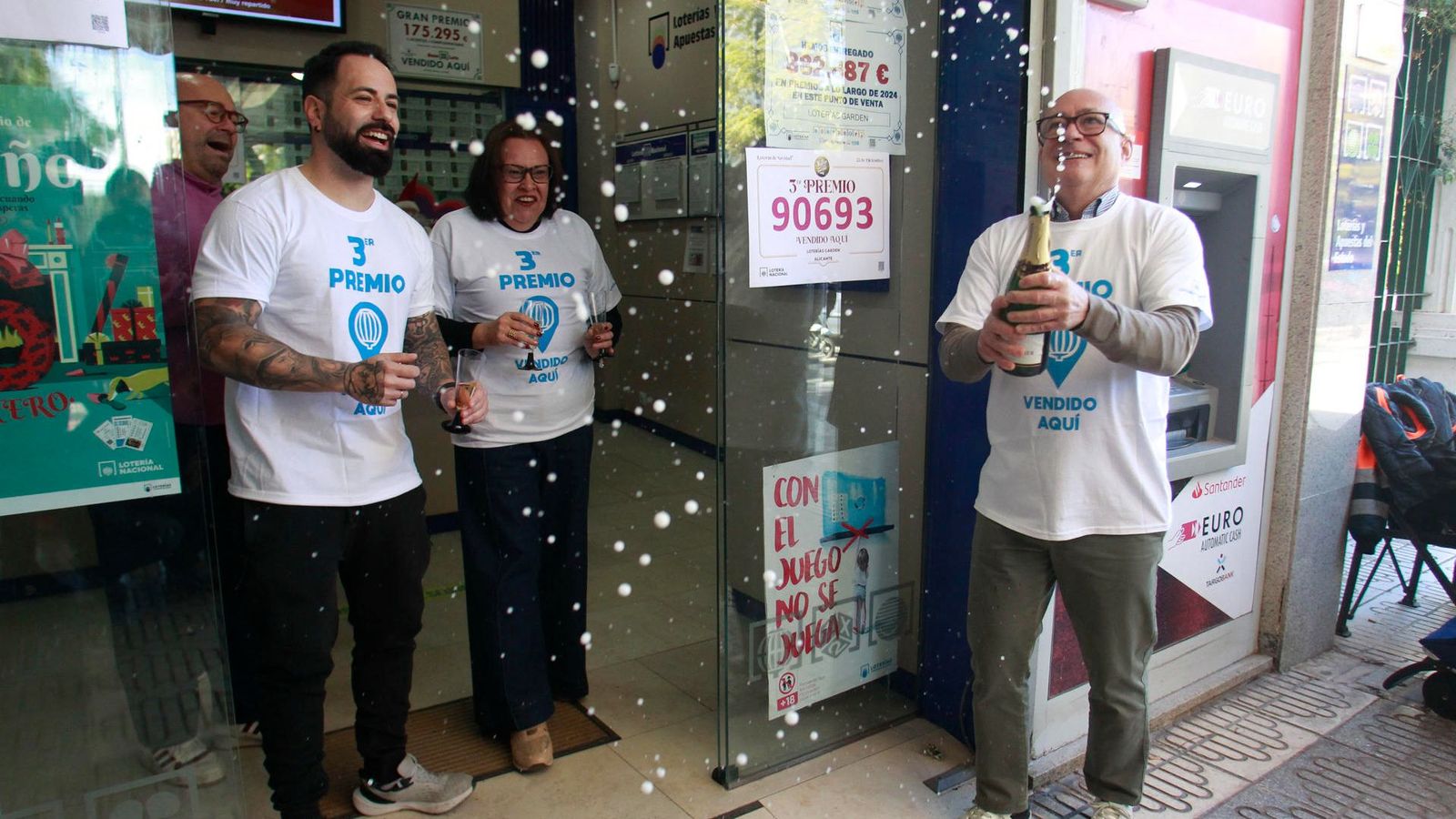 El responsable de l’administració d’Alacant celebra haver venut una vintena de sèries del tercer premi