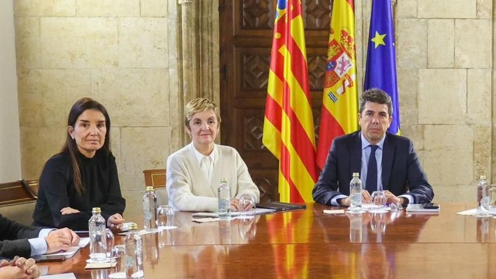 El cap del Consell, Carlos Mazón, amb les conselleres d'Hisenda i d'Indústria / GVA