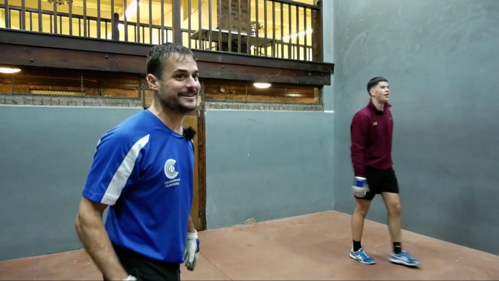 Enrique Castillo, veí d'Alzira, campió nacional de fives a Escòcia