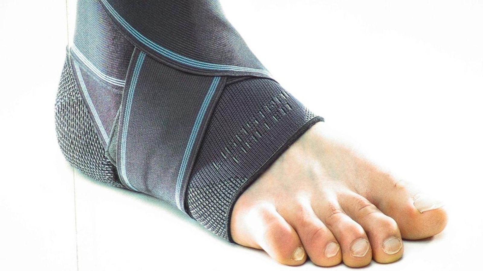 Els podòlegs acusen Sanitat d\'excloure\'ls del sistema sanitari públic