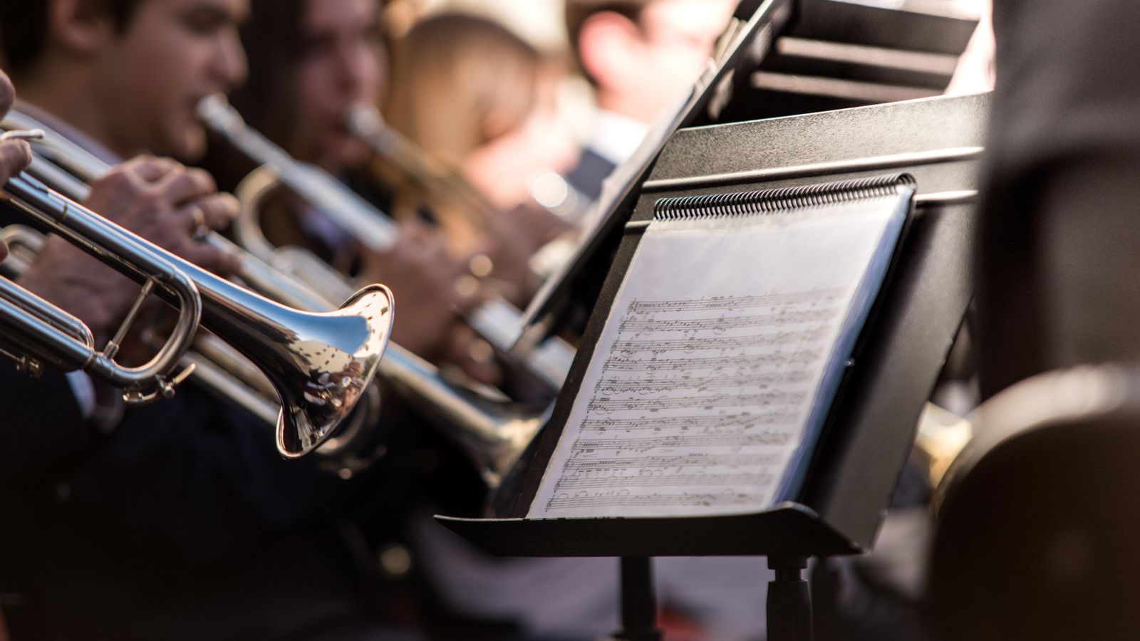 Concert d'una banda en una imatge d'arxiu