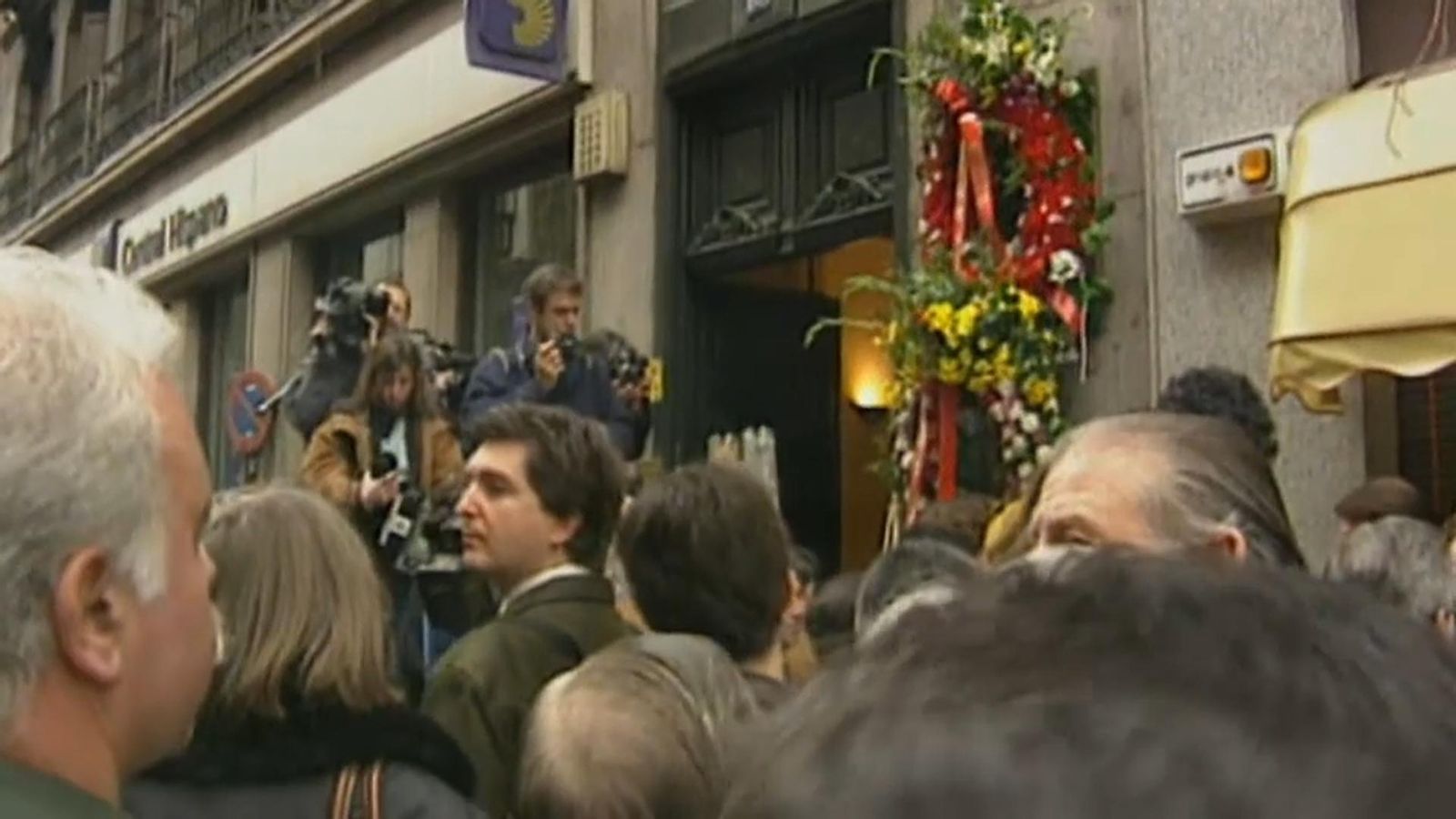 Cinc terroristes d'extrema dreta assassinaren cinc persones i en deixaren 4 ferides