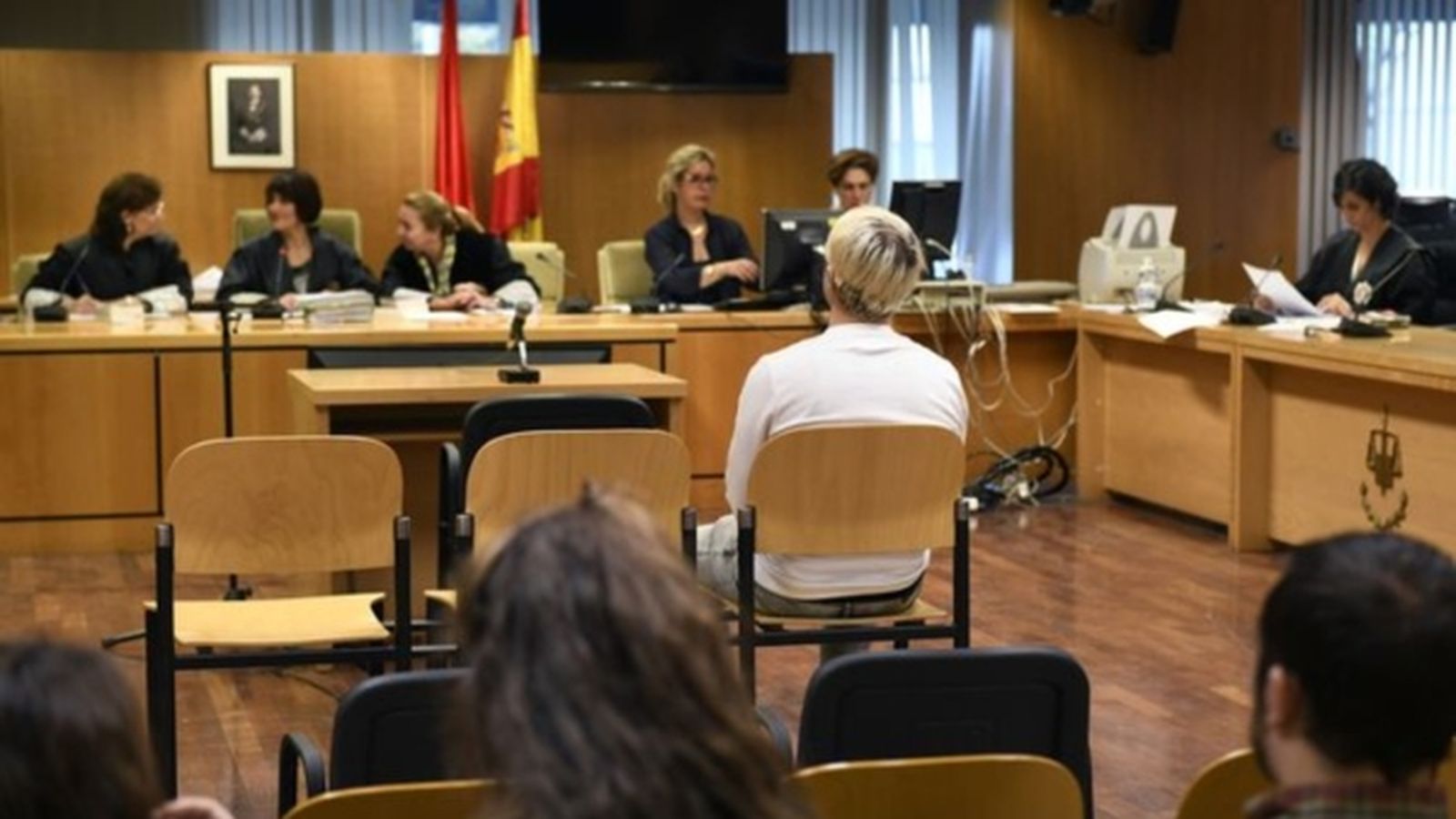Dalas Review a l’Audiència Provincial de Madrid per a ser jutjat per presumpte abús sexual i ciberassetjament