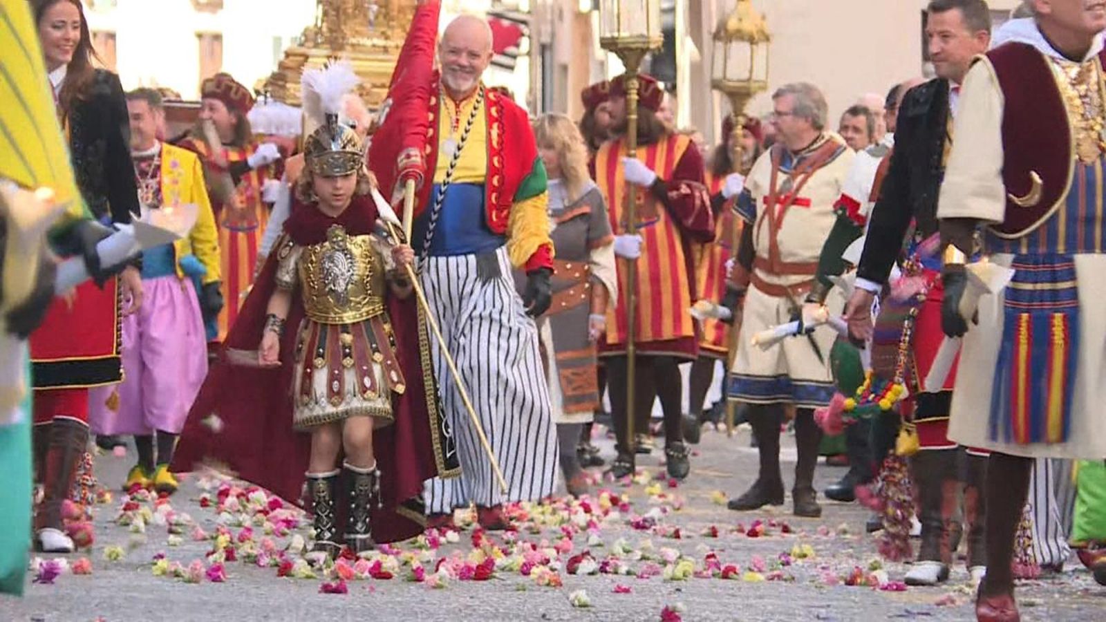 Sant Jordiet durant el recorregut de la processó de la Relíquia aquest diumenge