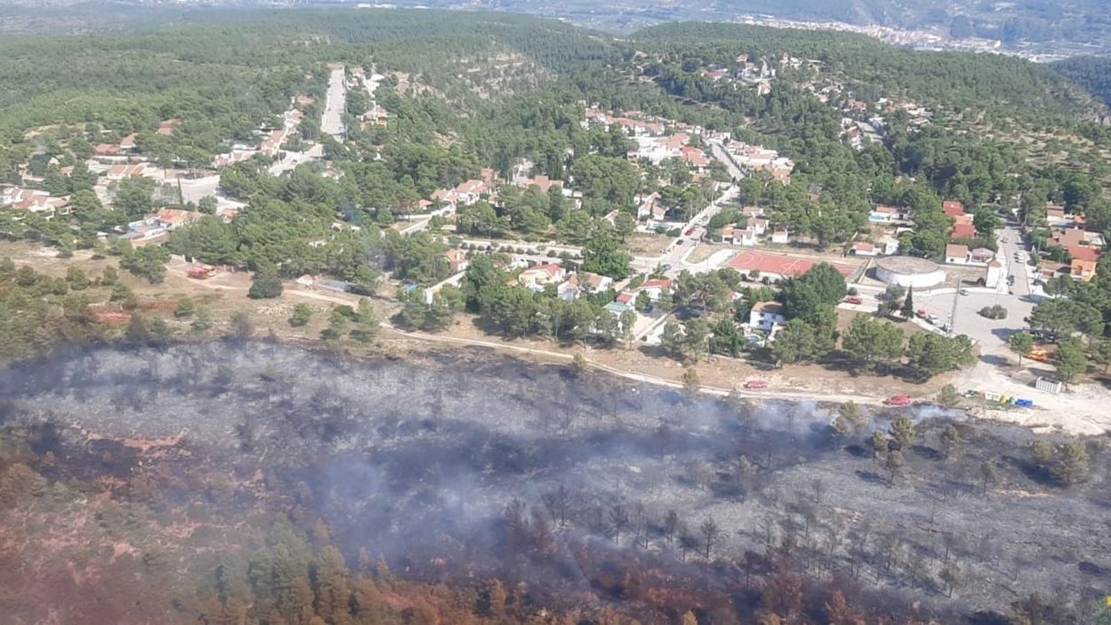 Controlat l'incendi forestal de Moixent