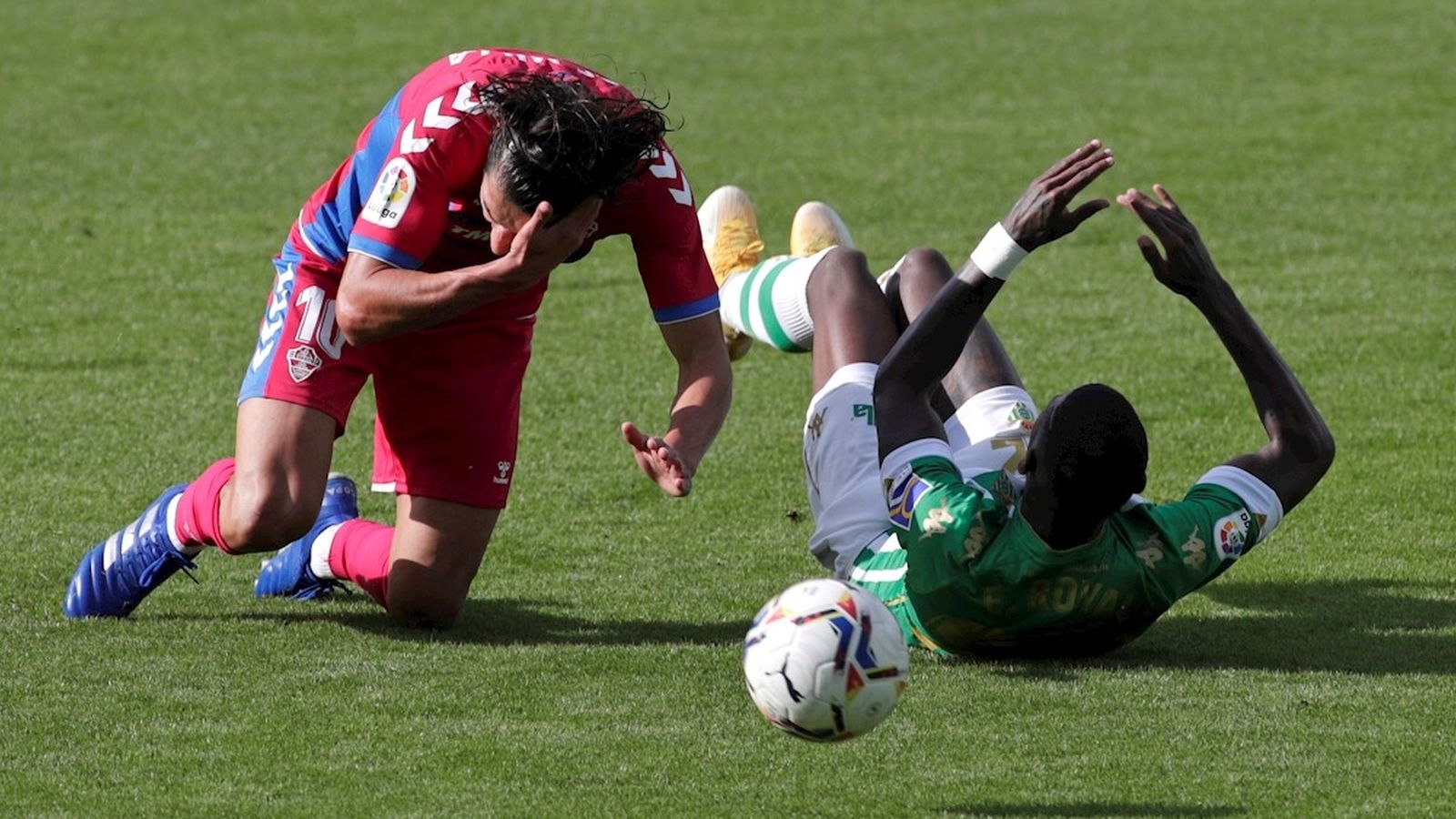 Pere Milla cau davant Emerson