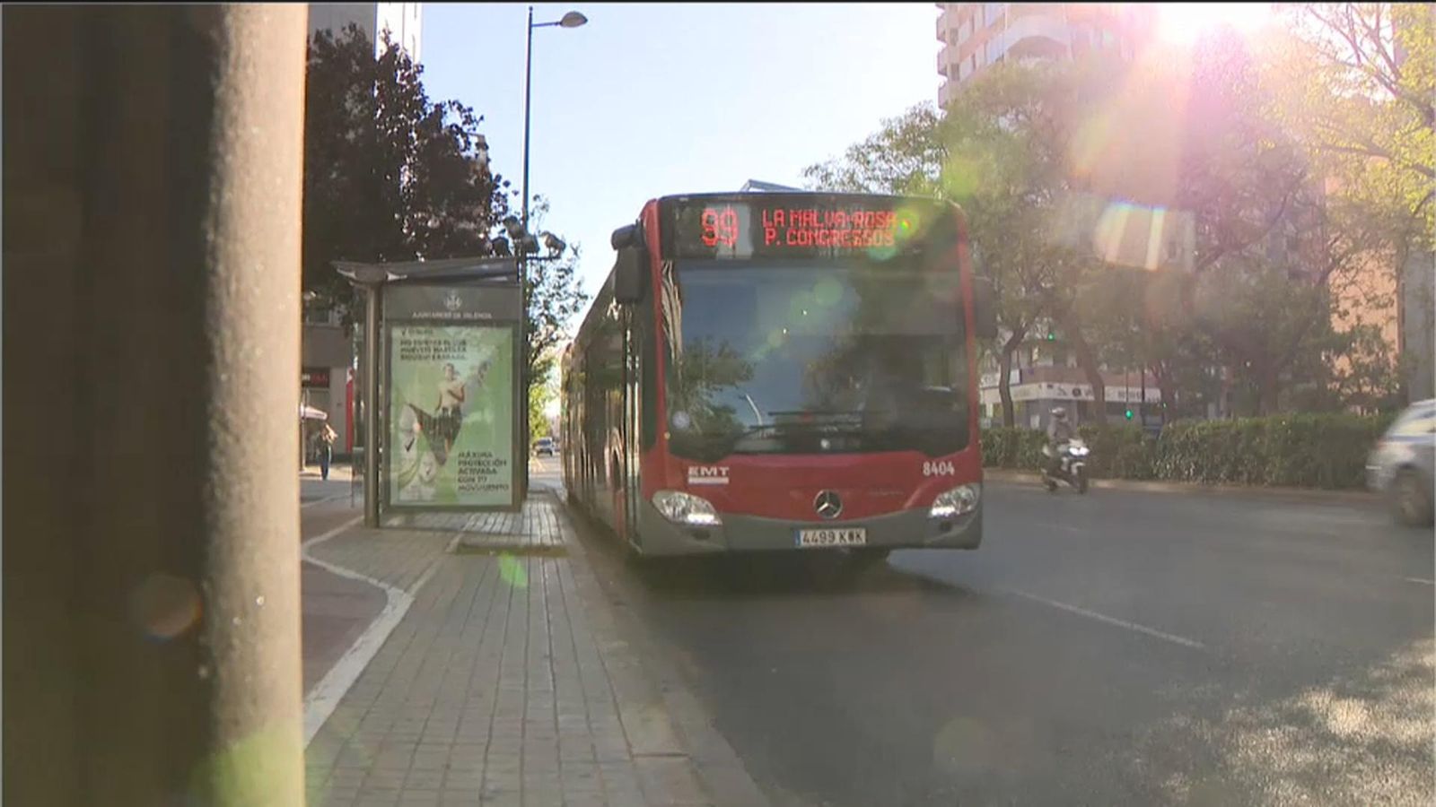 Detingut per masturbar-se en un autobús i ejacular sobre una menor