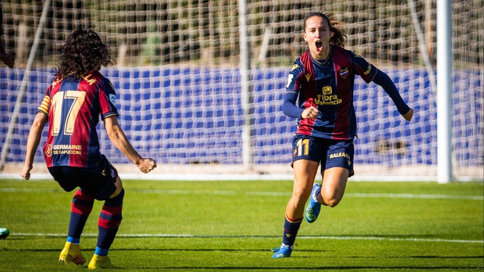Tatiana celebra un gol