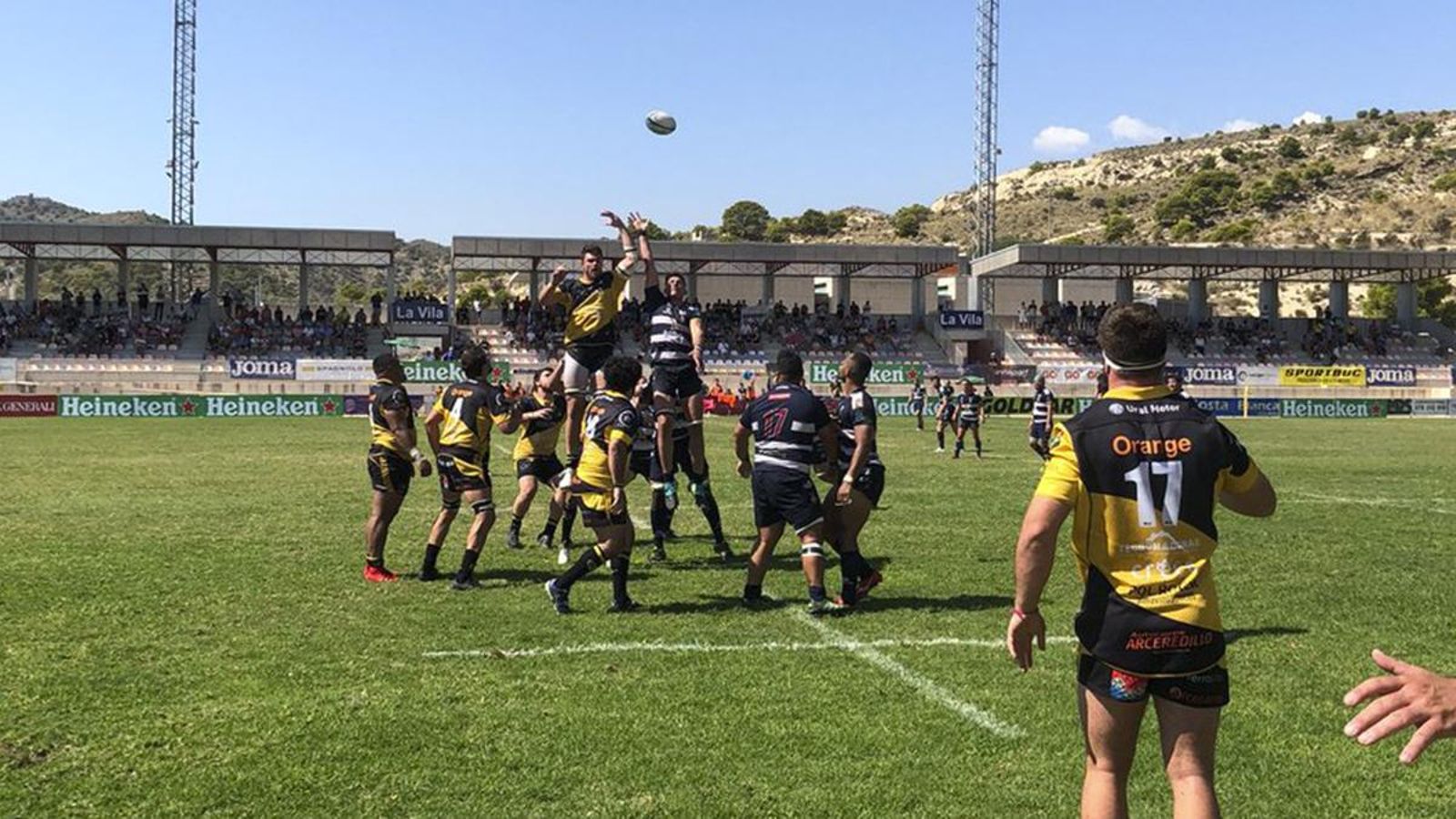 Els jugadors de la Vila no van poder frenar el Rugby Aparejos Els jugadors de la Vila no van poder frenar el Rugby Aparejos
