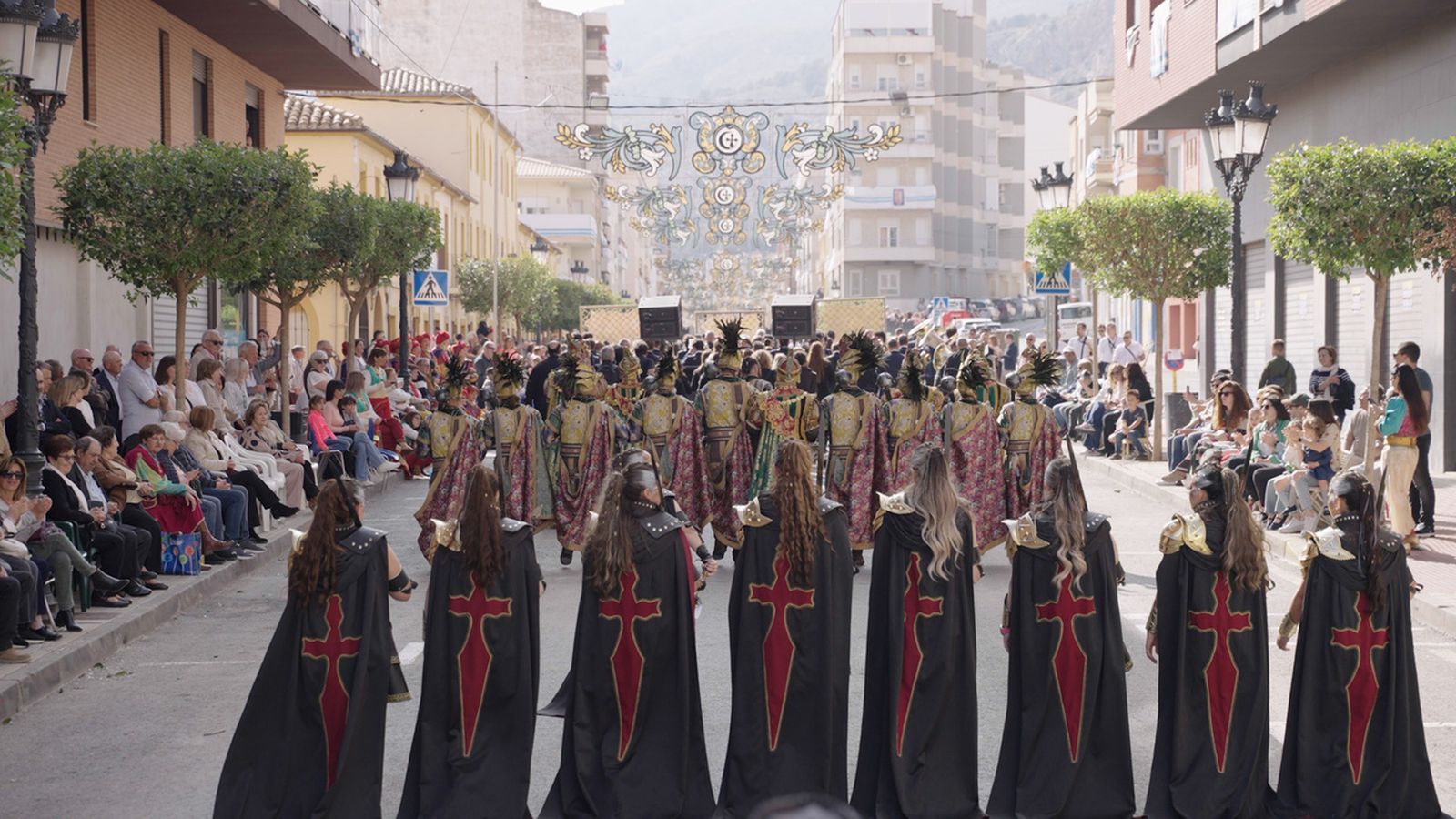 Els Moros i Cristians d'Onil, celebrats en honor a la Mare de Déu de la Salut, estan reconeguts com a Festa d’Interés Turístic Autonòmic