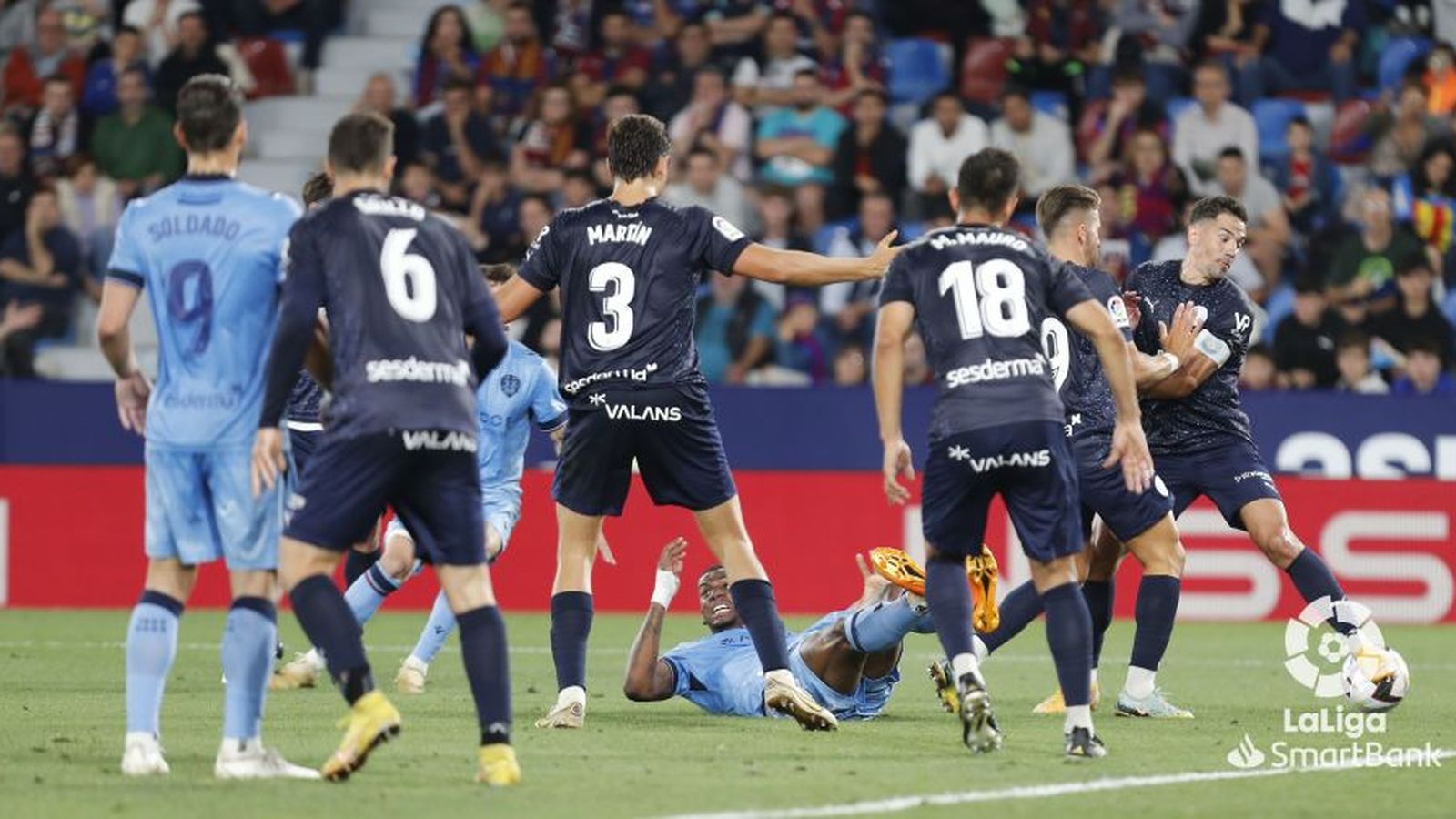 El Llevant s'ha estavellat contra l'Eivissa ja descendit