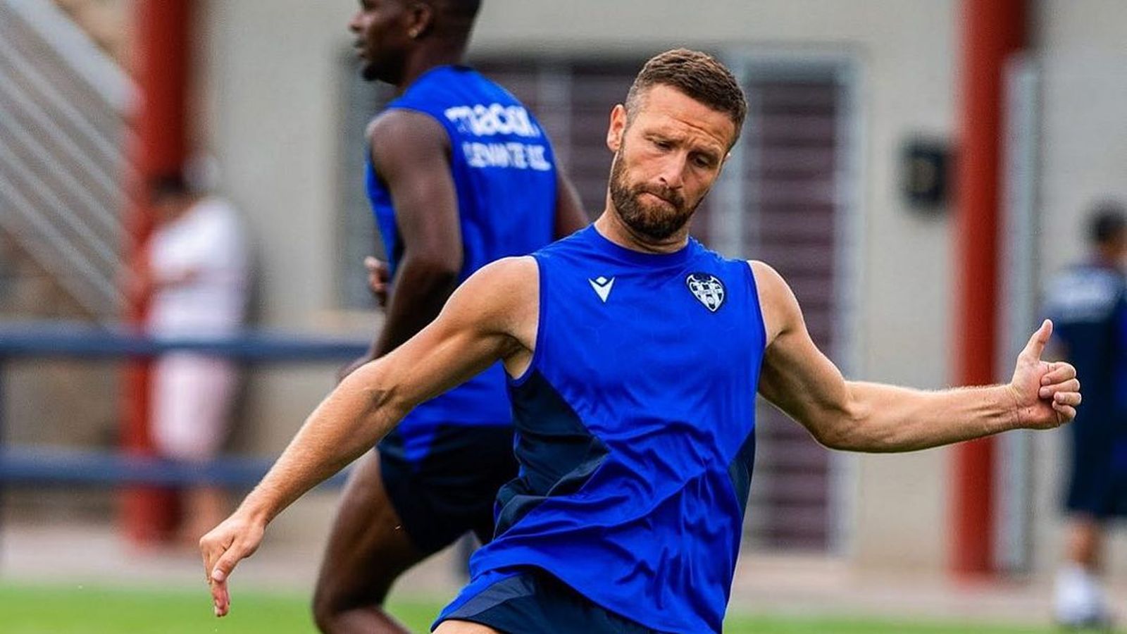 El futbolista del Llevant, Mustafi